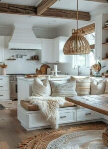 Reforma de cocina blanca en estilo mediterráneo con península de obra – Torrox Málaga
